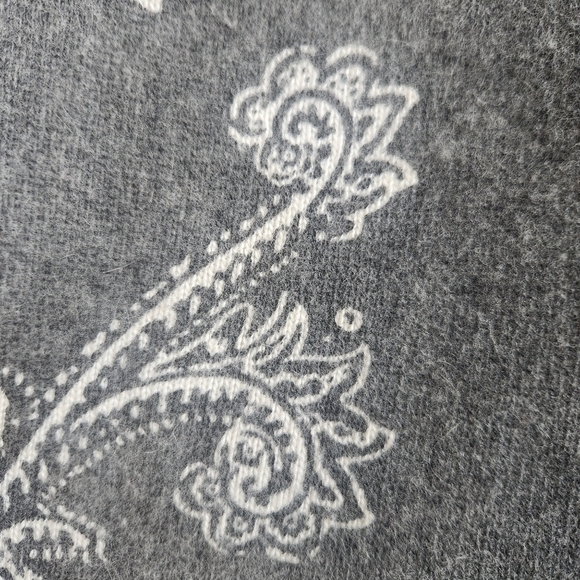 Monte Carlo Boho-glam Knit Gray & White Paisley Sparkly Chic V-Neck Sweater 38 - Picture 10 of 13